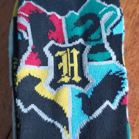 2 PairsHarry Potter Wizarding World Socks - Picture 3 of 13
